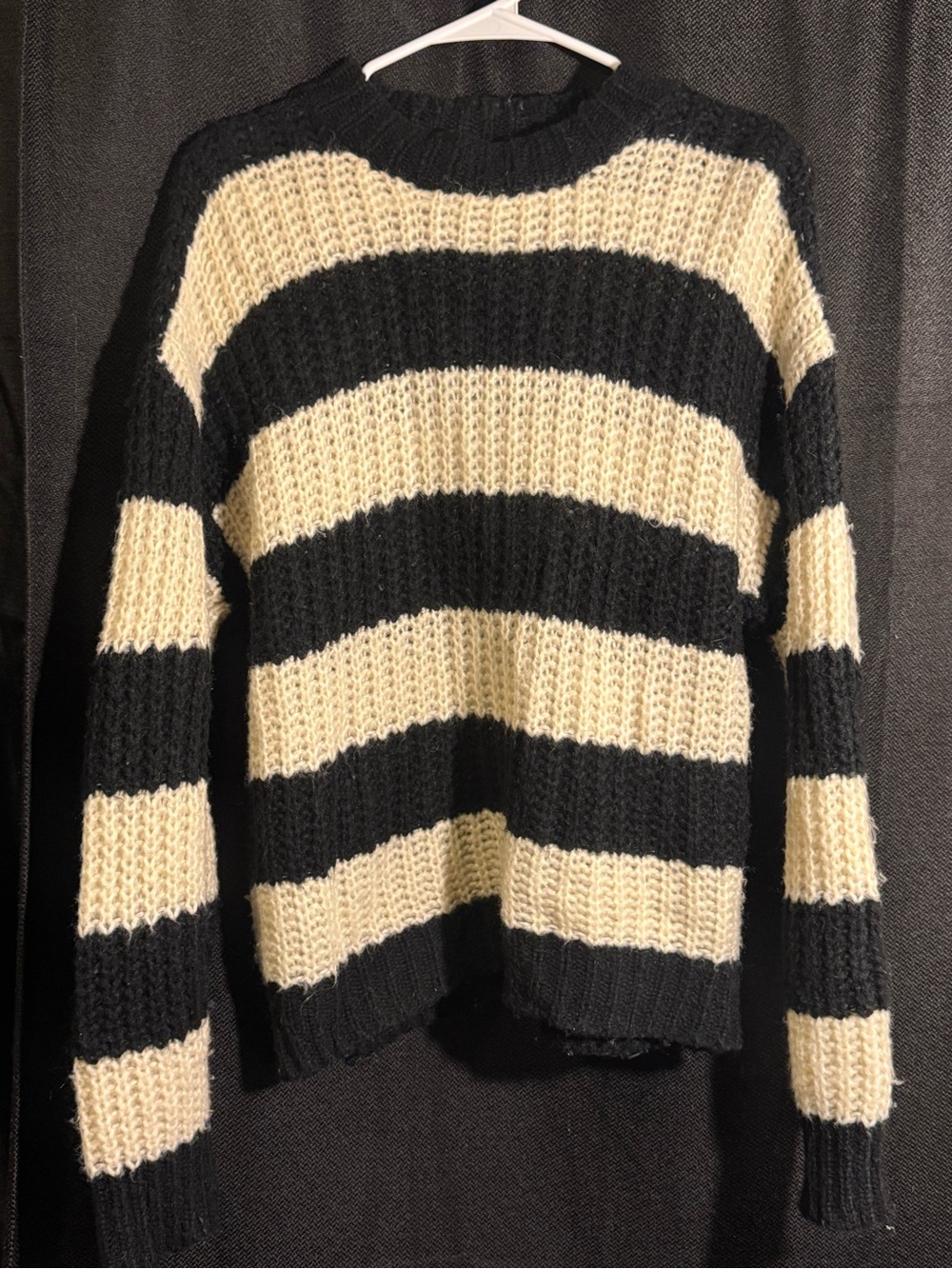 DAZY Womens Small Black Cream Striped Chunky Knit Sweater Thumbholes